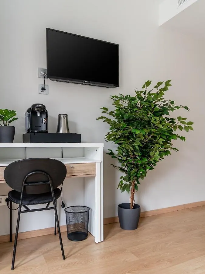 Hotel Limehome Barcelona Carrer De Fontcoberta - Digital Access Spain