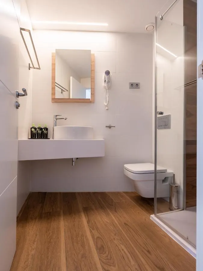 Hotel Limehome Barcelona Carrer De Fontcoberta - Digital Access