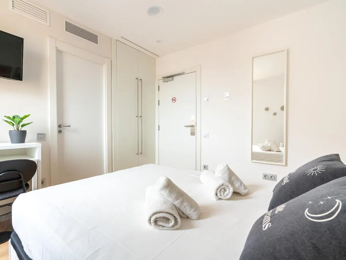 Limehome Barcelona Carrer De Fontcoberta - Digital Access Spain