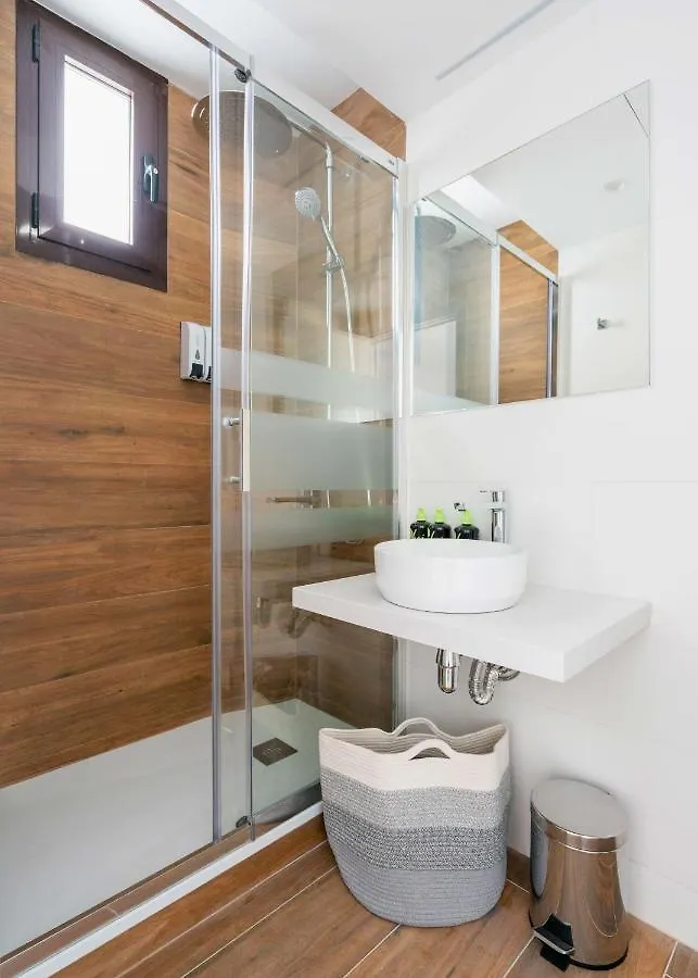 Limehome Barcelona Carrer De Fontcoberta - Digital Access Hotel