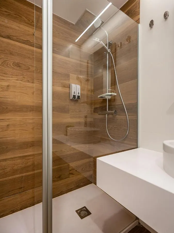 Limehome Barcelona Carrer De Fontcoberta - Digital Access 0*,