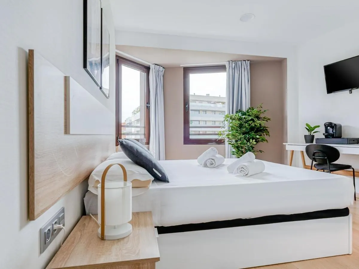 Limehome Barcelona Carrer De Fontcoberta - Digital Access 0*,  Spain