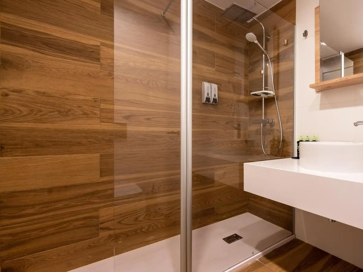 Limehome Barcelona Carrer De Fontcoberta - Digital Access