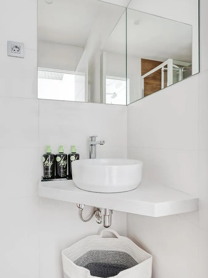 Limehome Barcelona Carrer De Fontcoberta - Digital Access 0*,